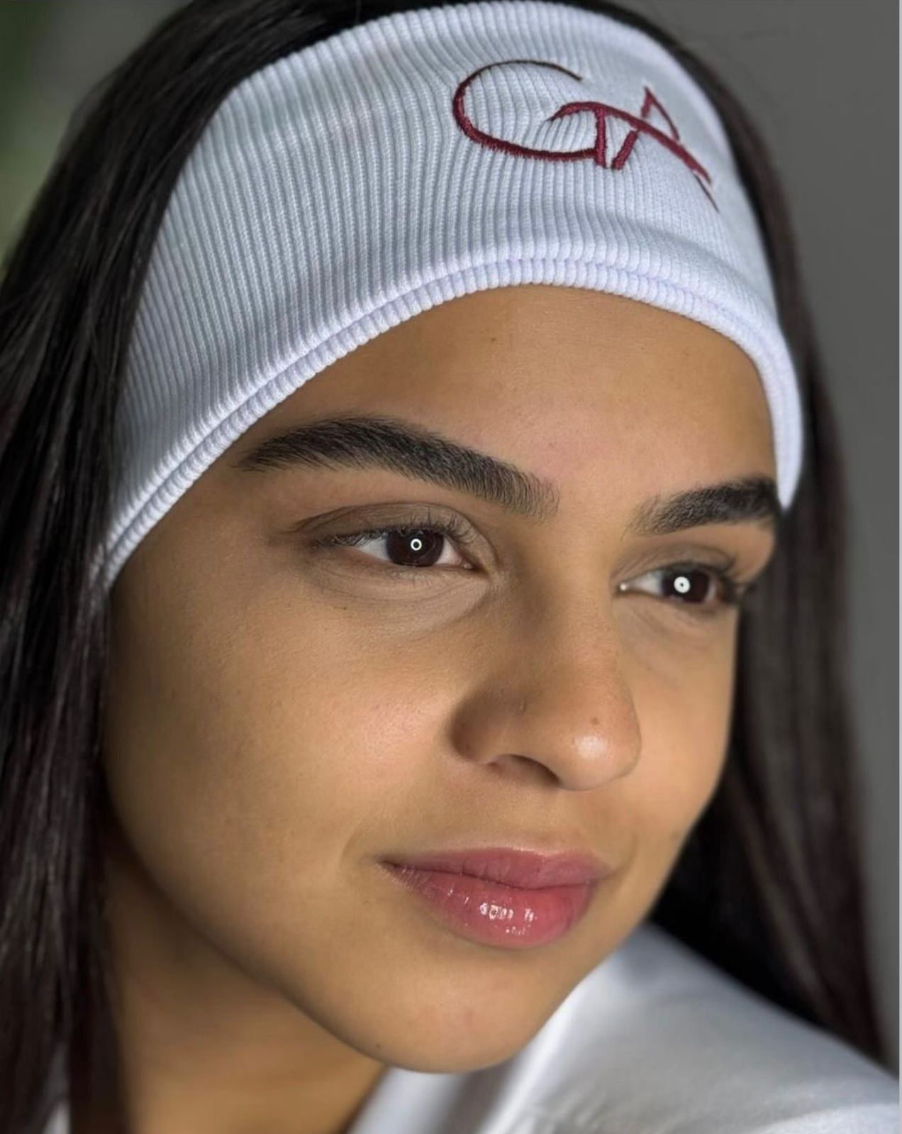 Design de sobrancelhas feminino e masculino